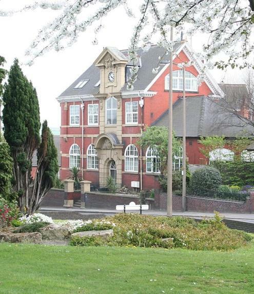 Carnegie Library: Austen Apartment 2 Bedroom Mexborough Εξωτερικό φωτογραφία